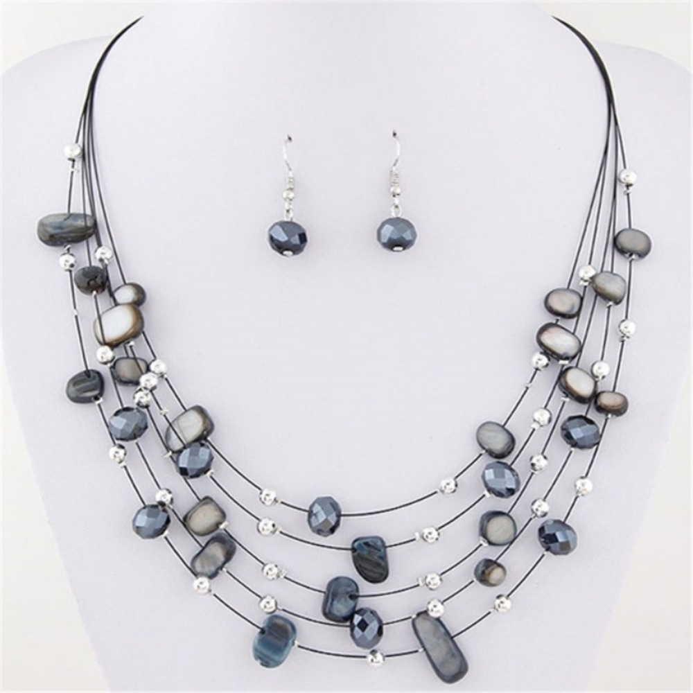Necklace and earring set